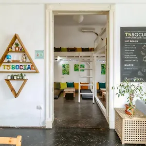 T5 Social Hostal